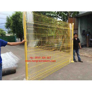 Hàng rào mạ kẽm uốn sóng trên thân Hàng rào mạ kẽm uốn sóng trên thân