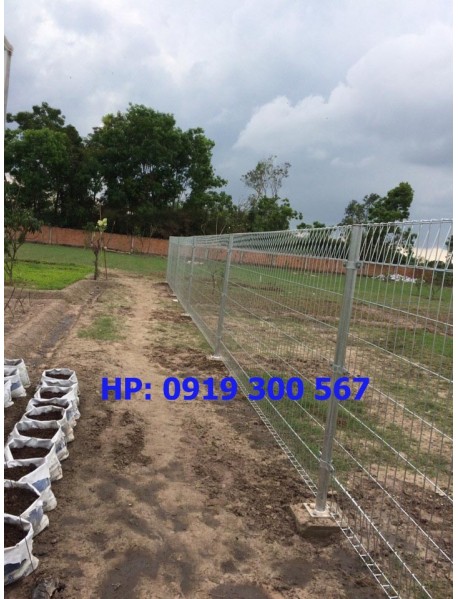 Thi công hàng rào lưới thép - Lưới thép hàn Hưng Thịnh